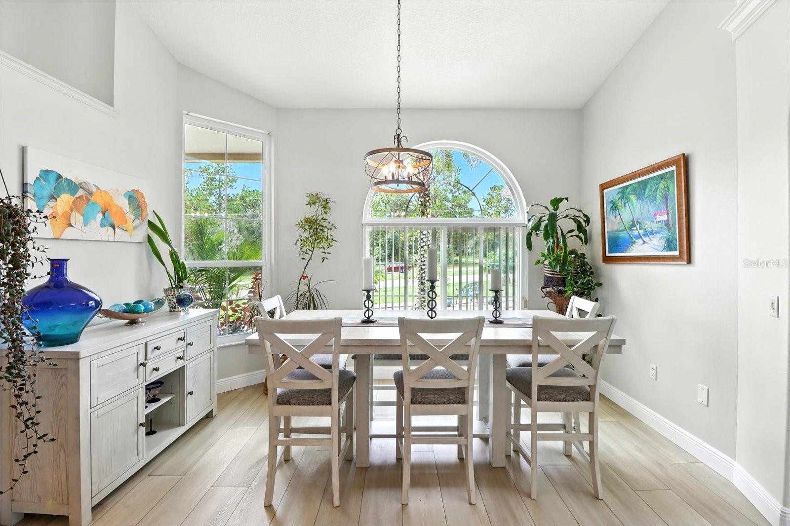 Listing photo id 8 for 5245 Allamandra Drive