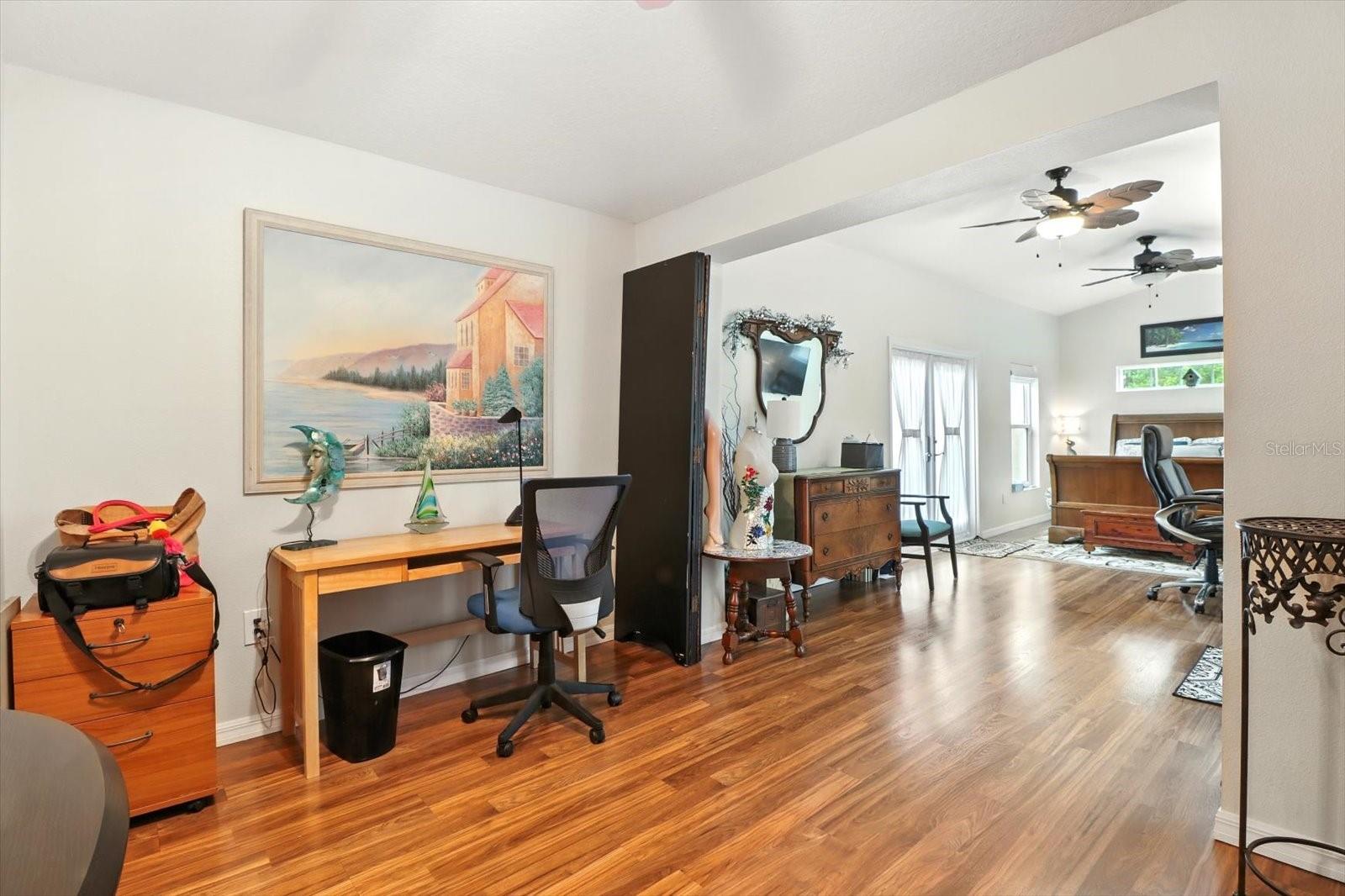 Listing photo id 28 for 5245 Allamandra Drive