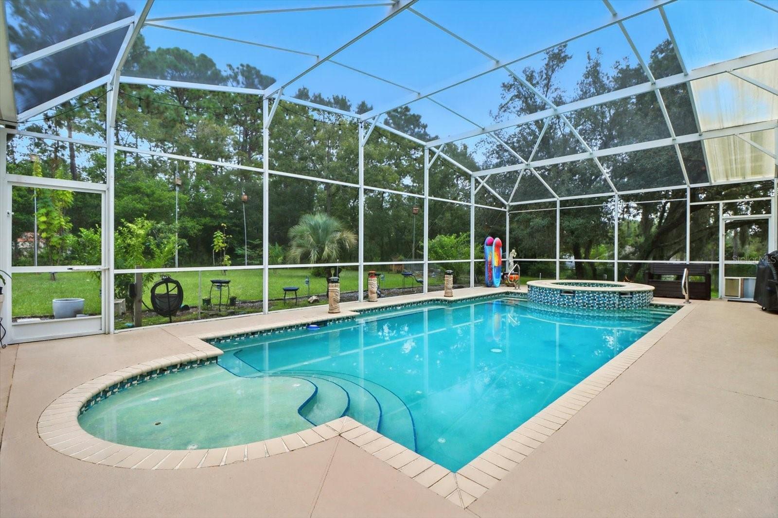 Listing photo id 33 for 5245 Allamandra Drive
