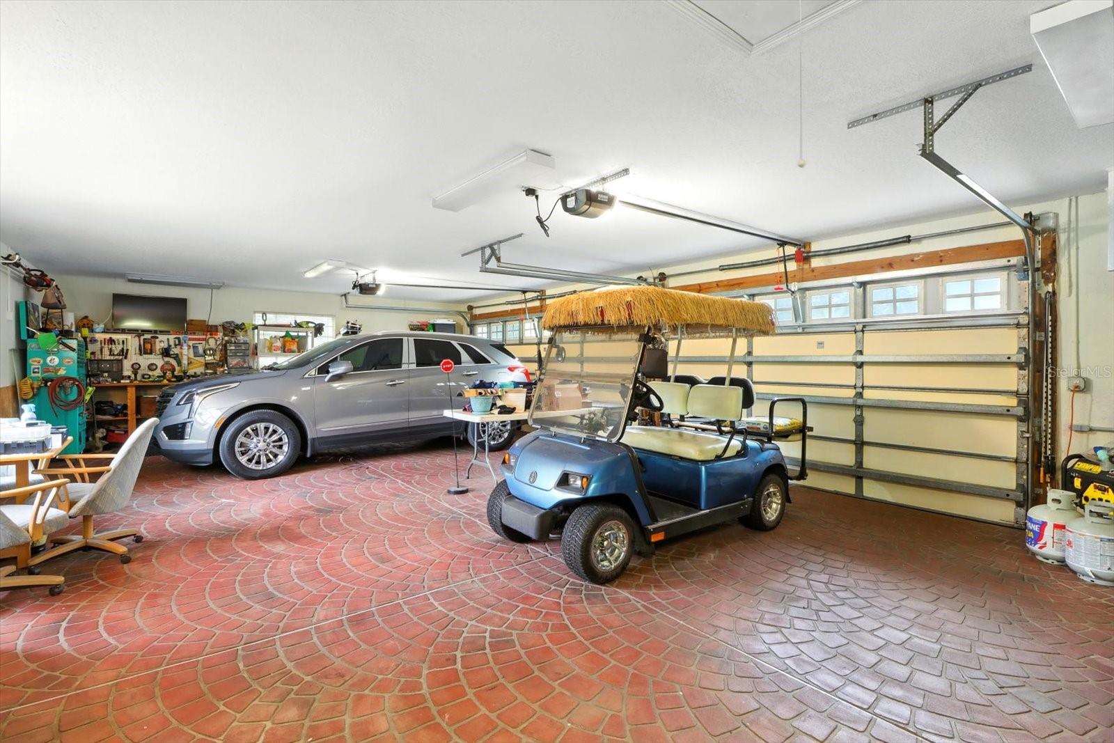 Listing photo id 35 for 5245 Allamandra Drive