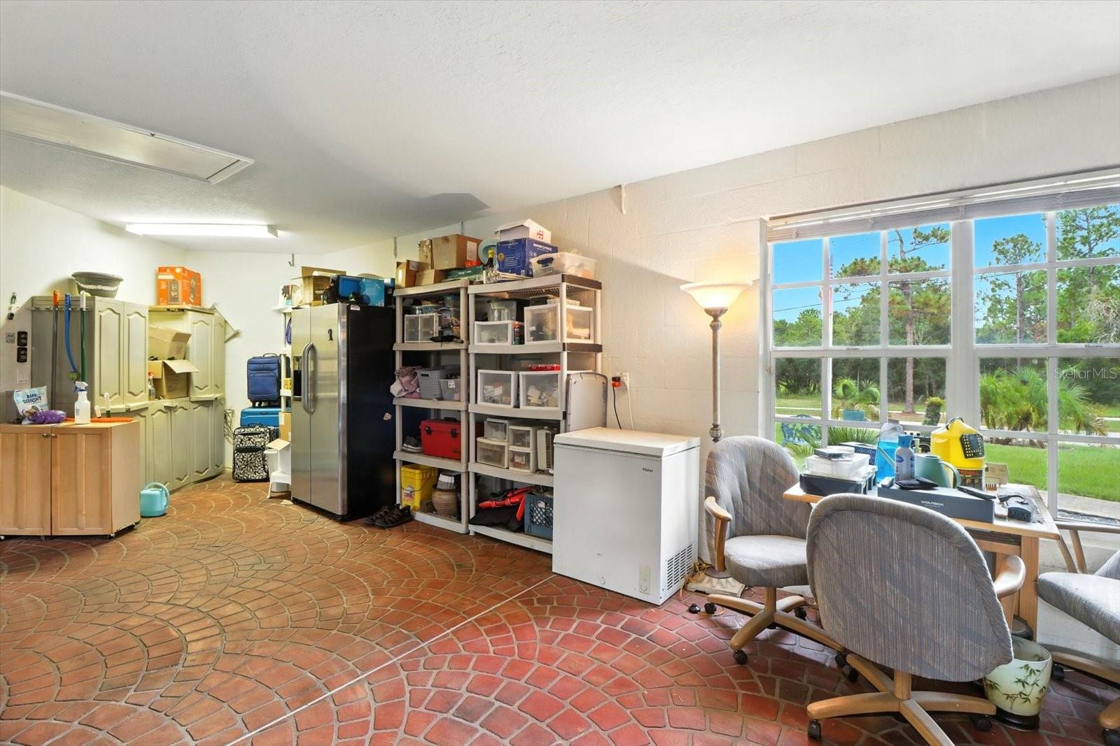 Listing photo id 36 for 5245 Allamandra Drive