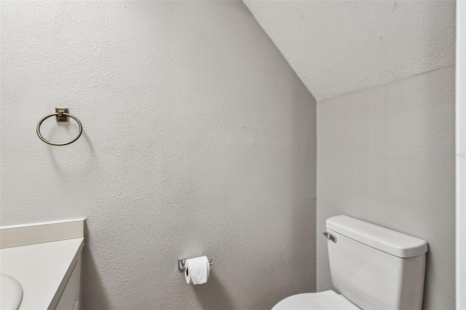 Image 15 of 57 For 14203 Wellesley Drive