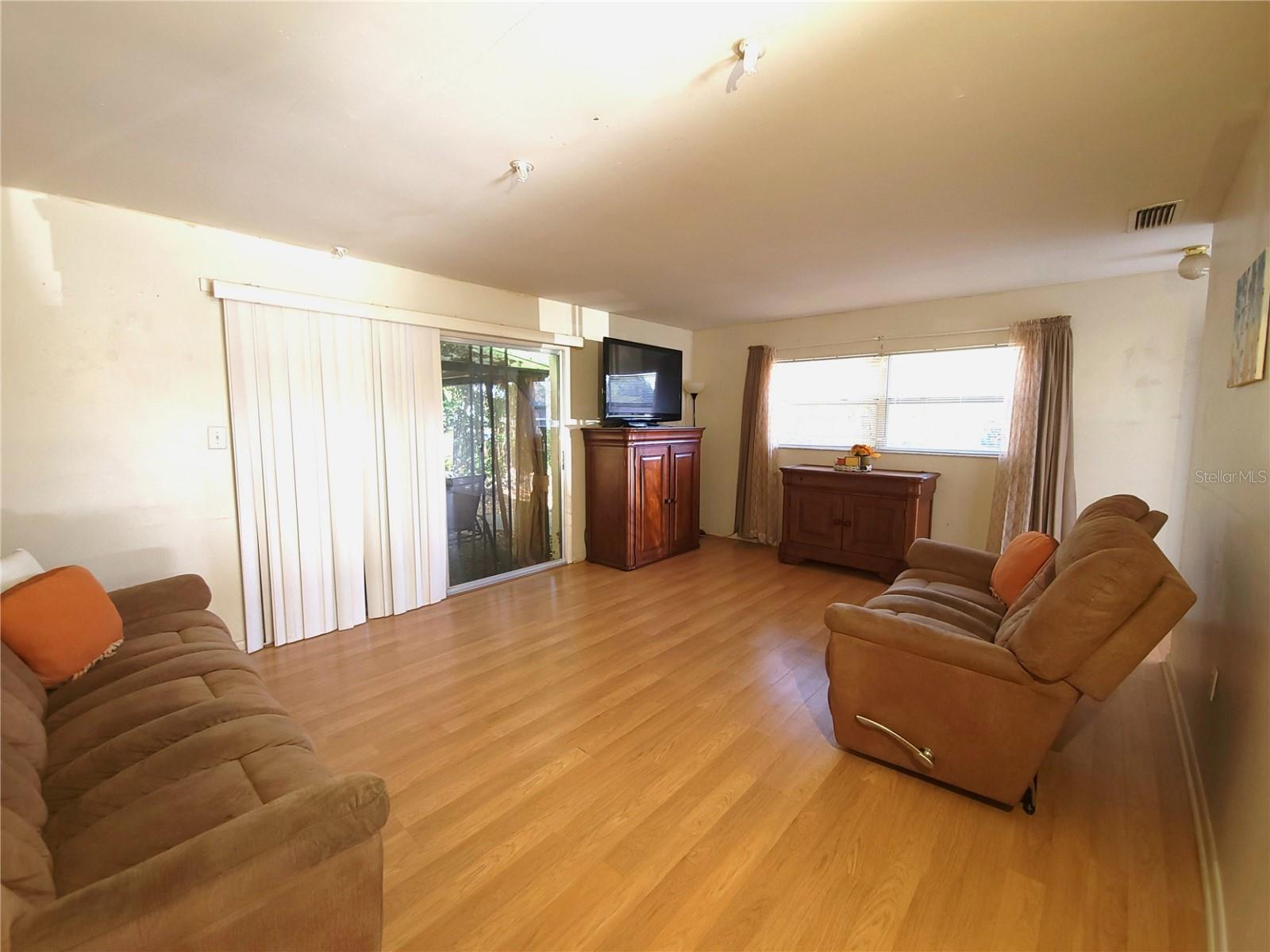 Image 10 of 40 For 516 Bahia Track Run