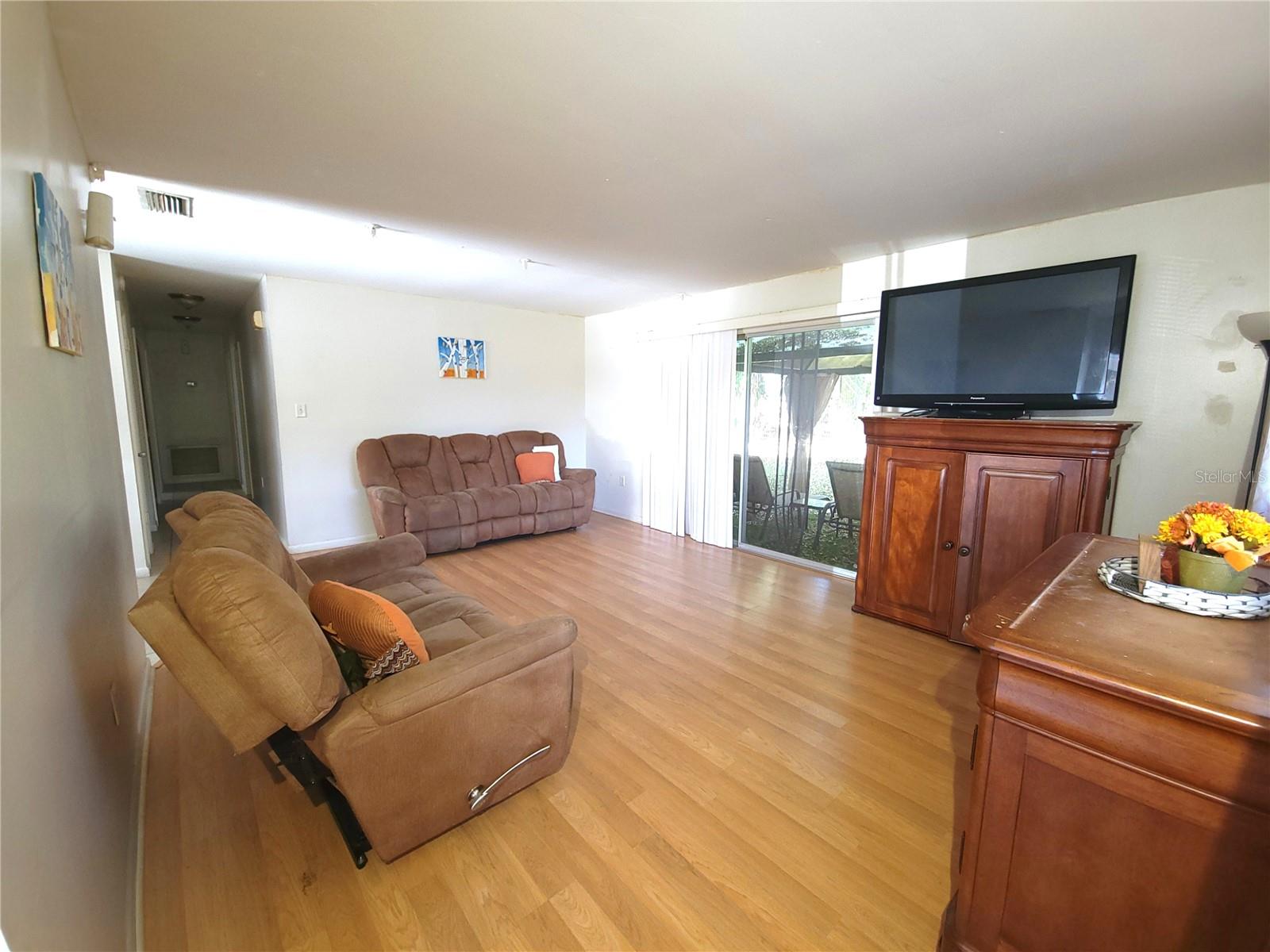 Image 7 of 40 For 516 Bahia Track Run