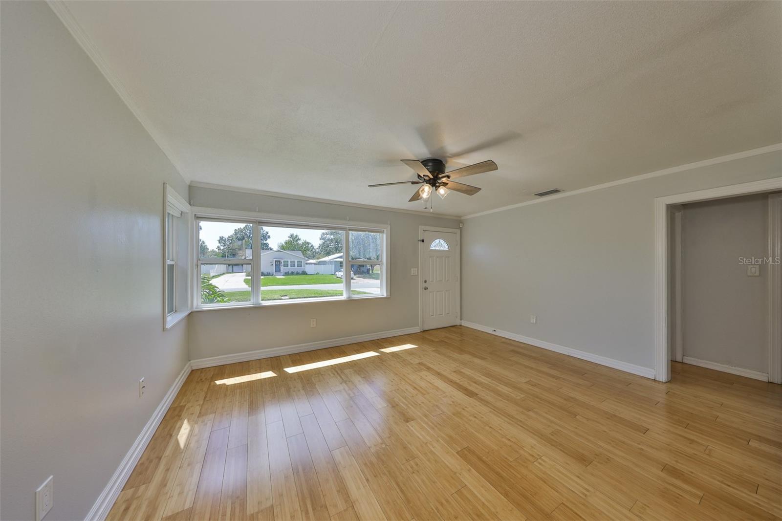 Listing photo id 9 for 2591 17th Avenue N