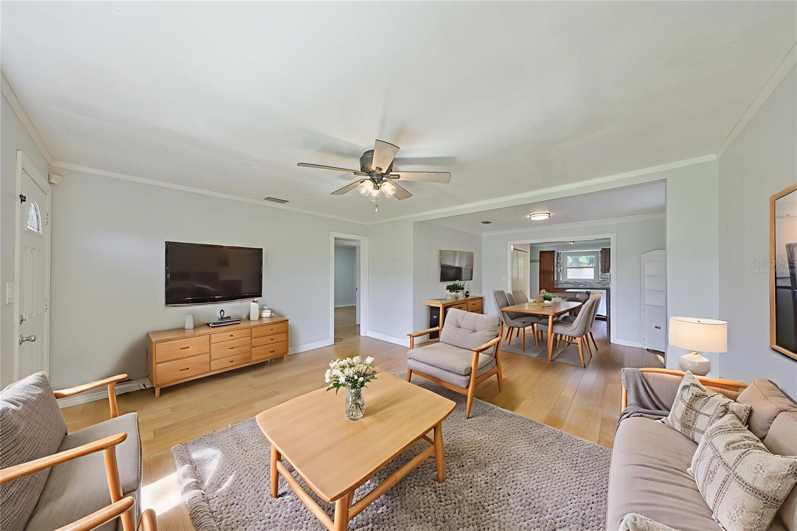 Listing photo id 1 for 2591 17th Avenue N