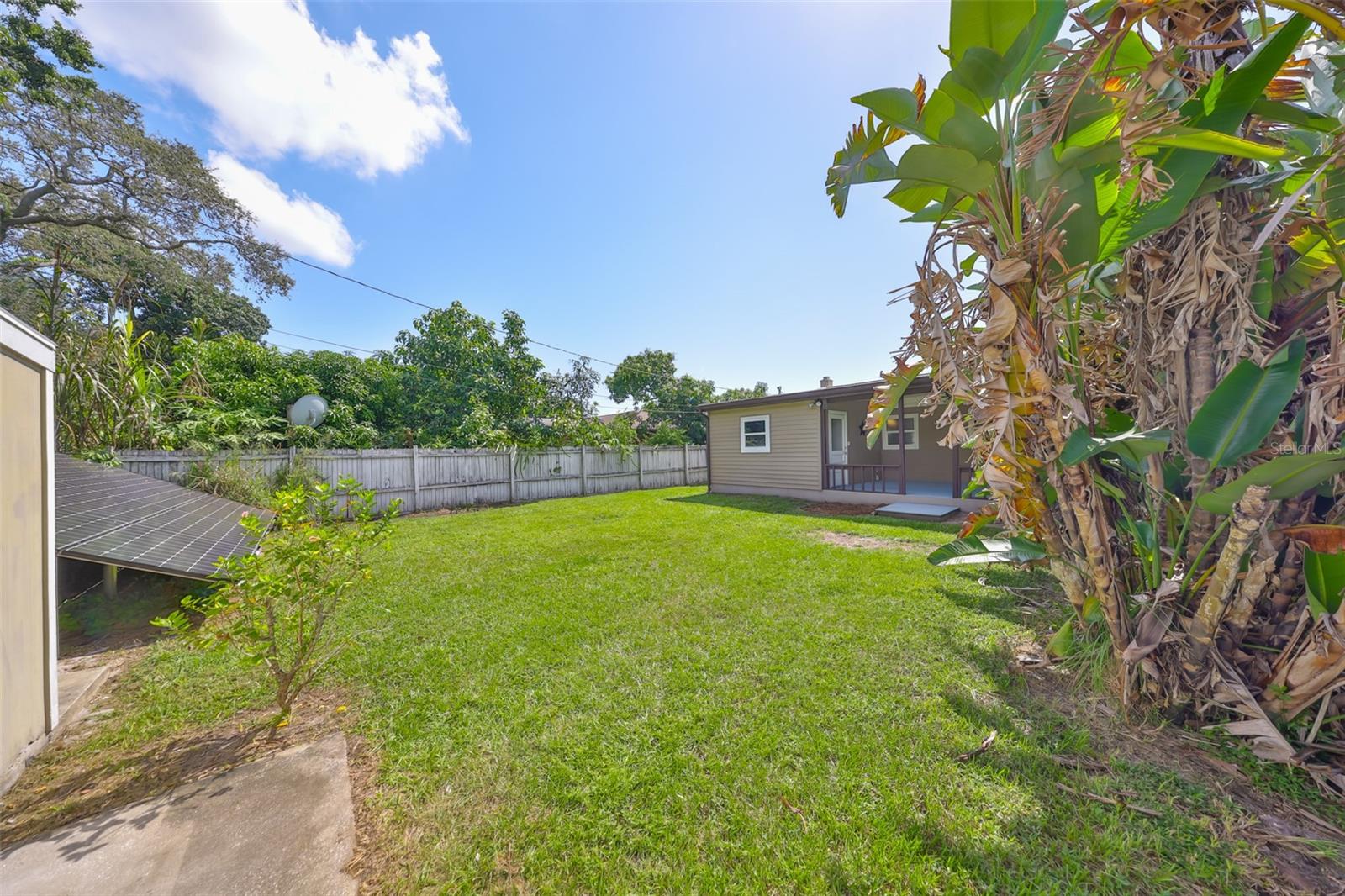 Listing photo id 31 for 2591 17th Avenue N