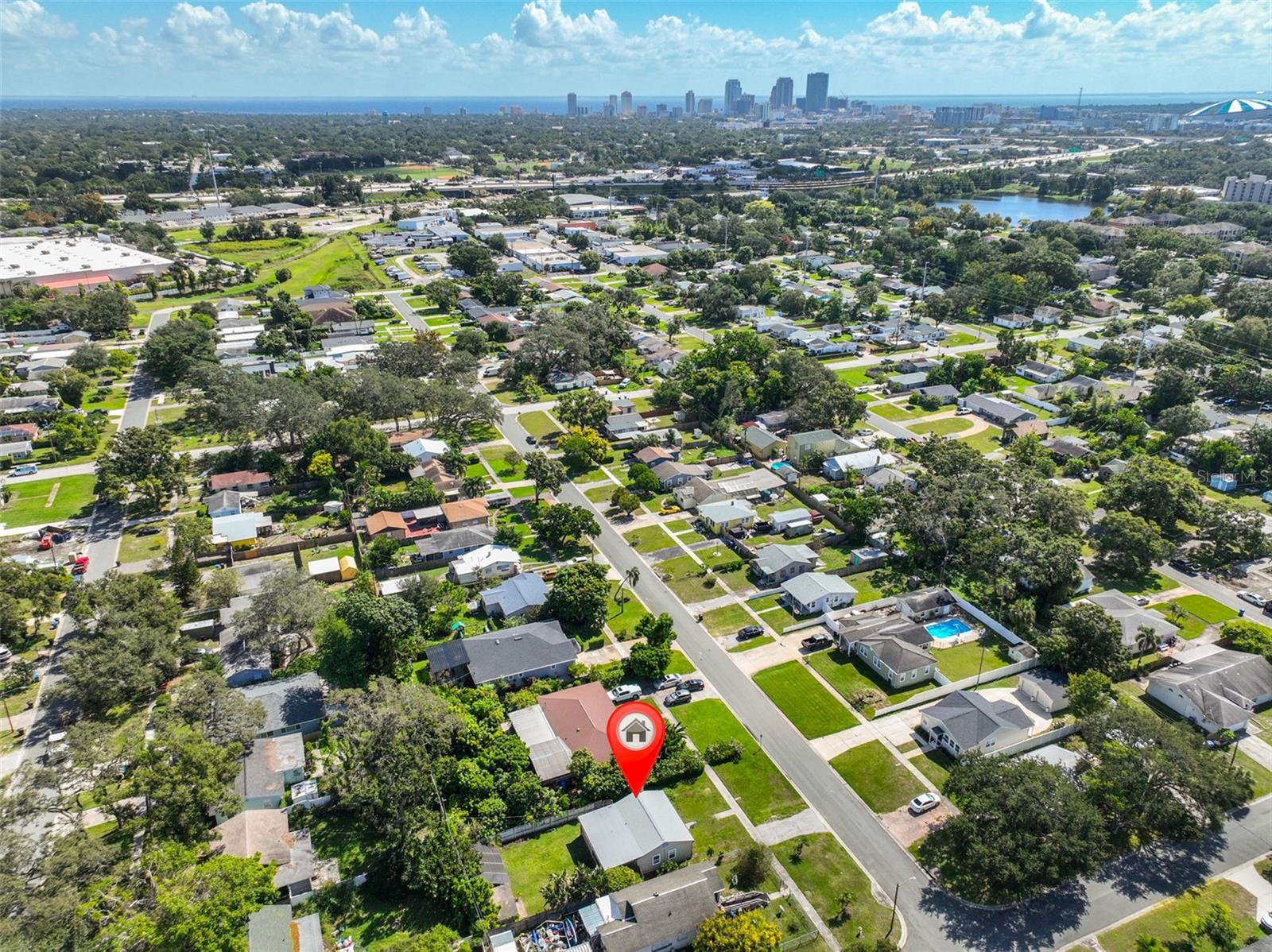 Listing photo id 36 for 2591 17th Avenue N