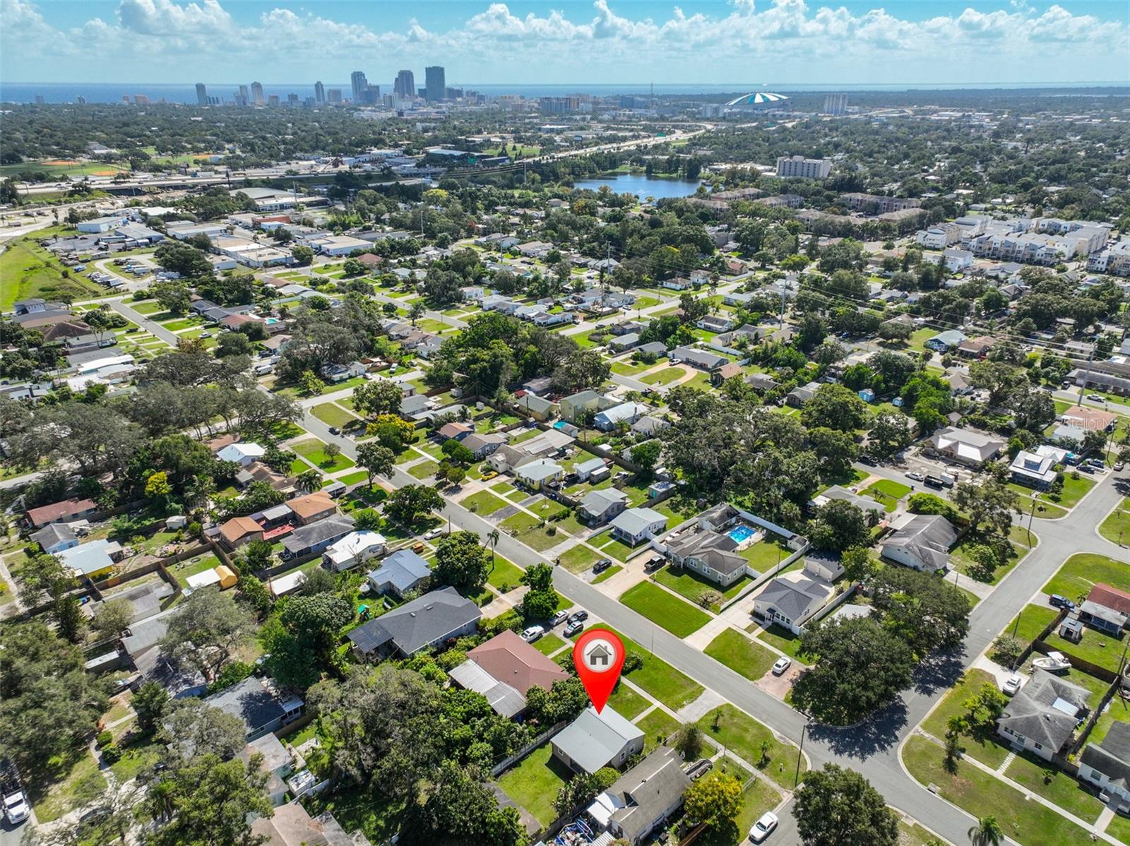 Listing photo id 37 for 2591 17th Avenue N