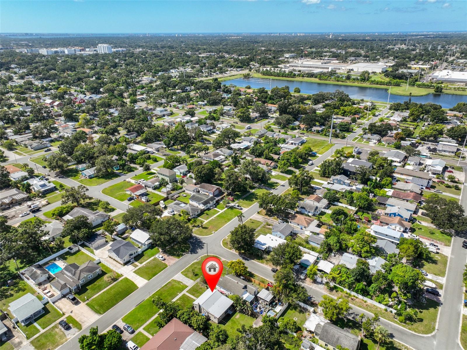 Listing photo id 39 for 2591 17th Avenue N