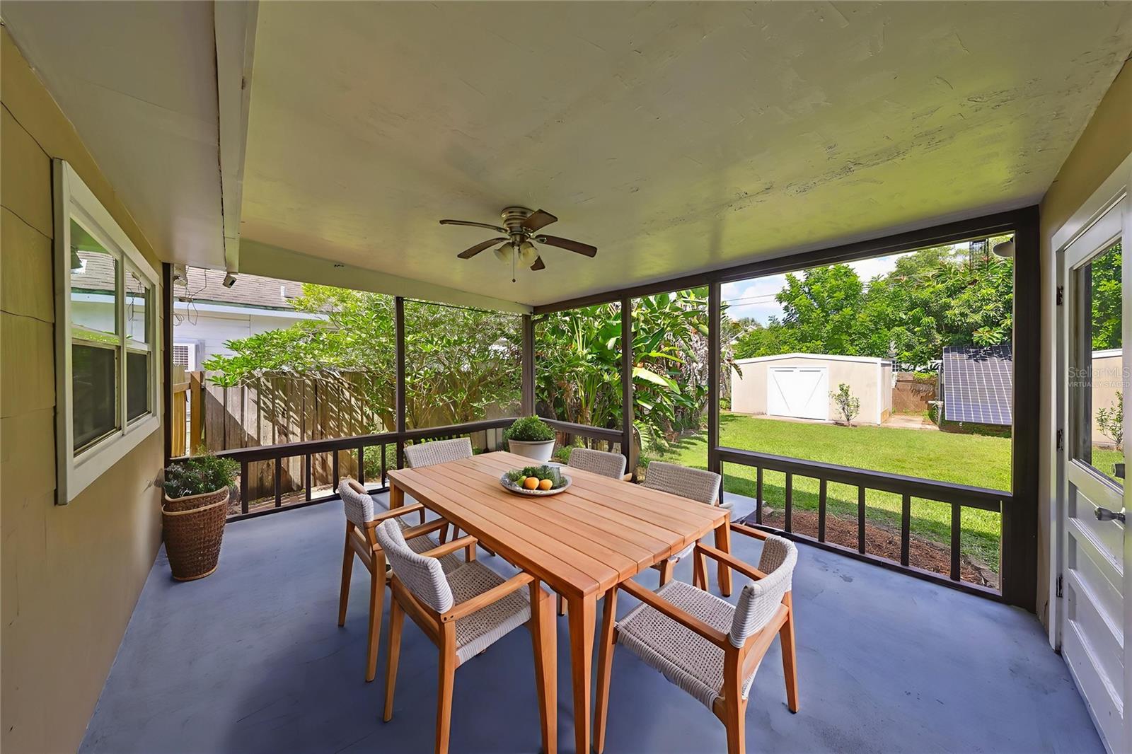 Listing photo id 3 for 2591 17th Avenue N