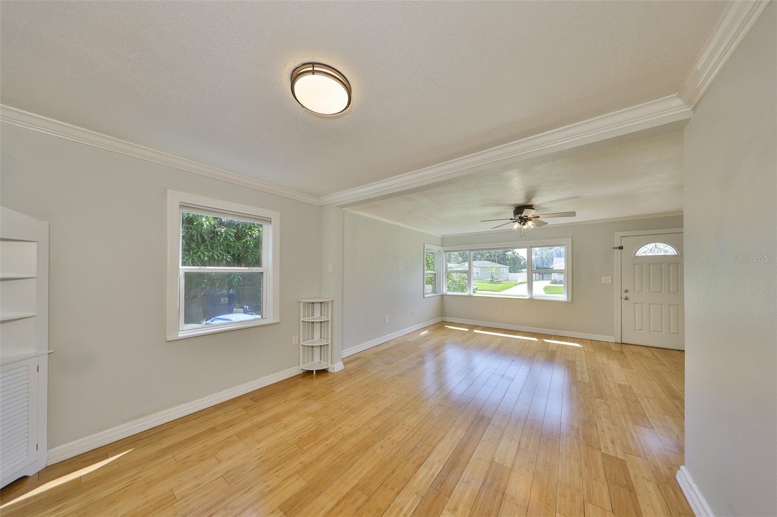 Listing photo id 6 for 2591 17th Avenue N