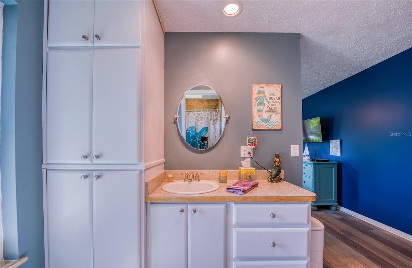 Image 21 of 76 For 6861 4th Street S