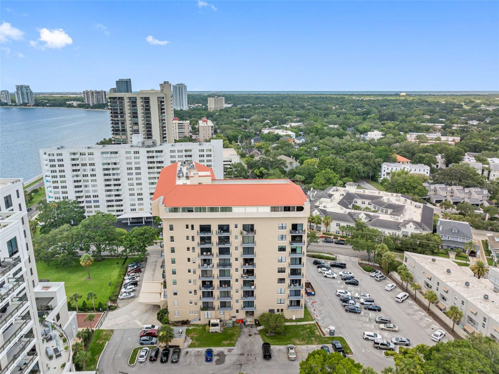 Image 11 of 50 For 2109 Bayshore Boulevard 102