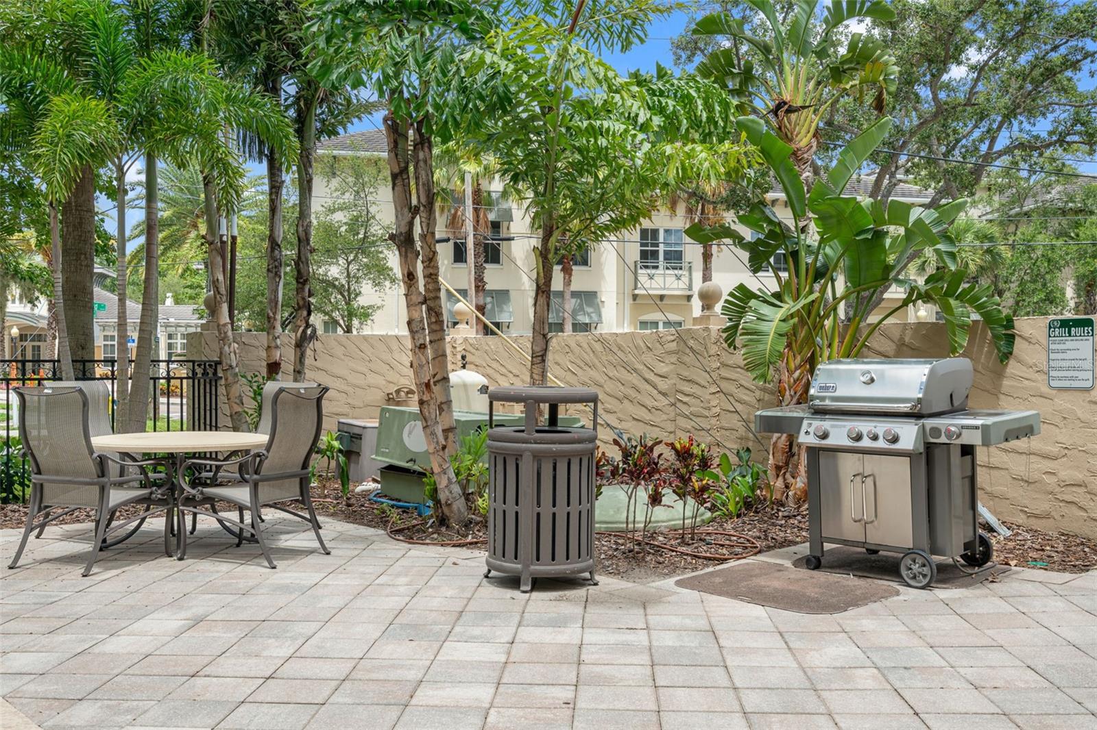 Image 19 of 50 For 2109 Bayshore Boulevard 102