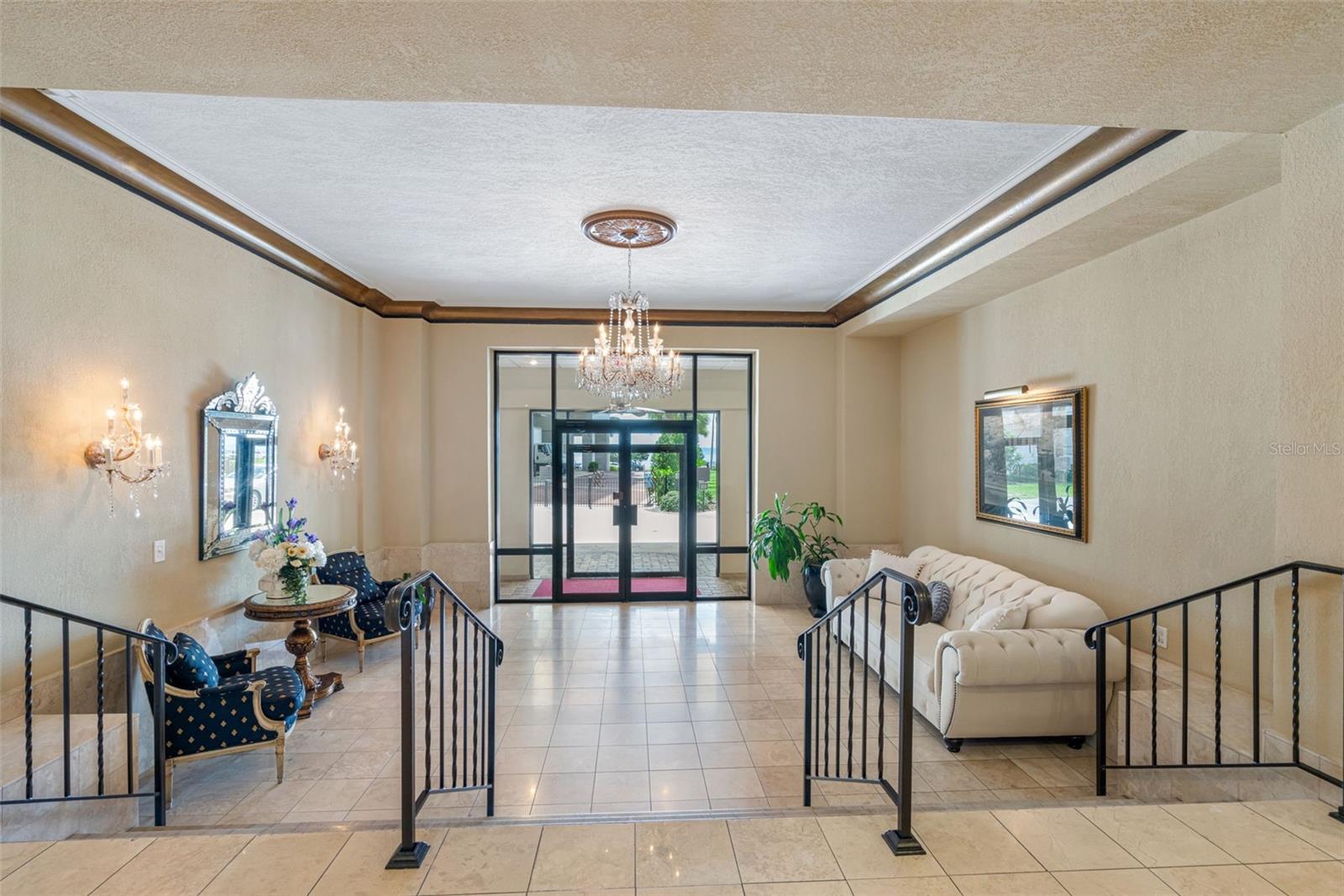 Image 23 of 50 For 2109 Bayshore Boulevard 102