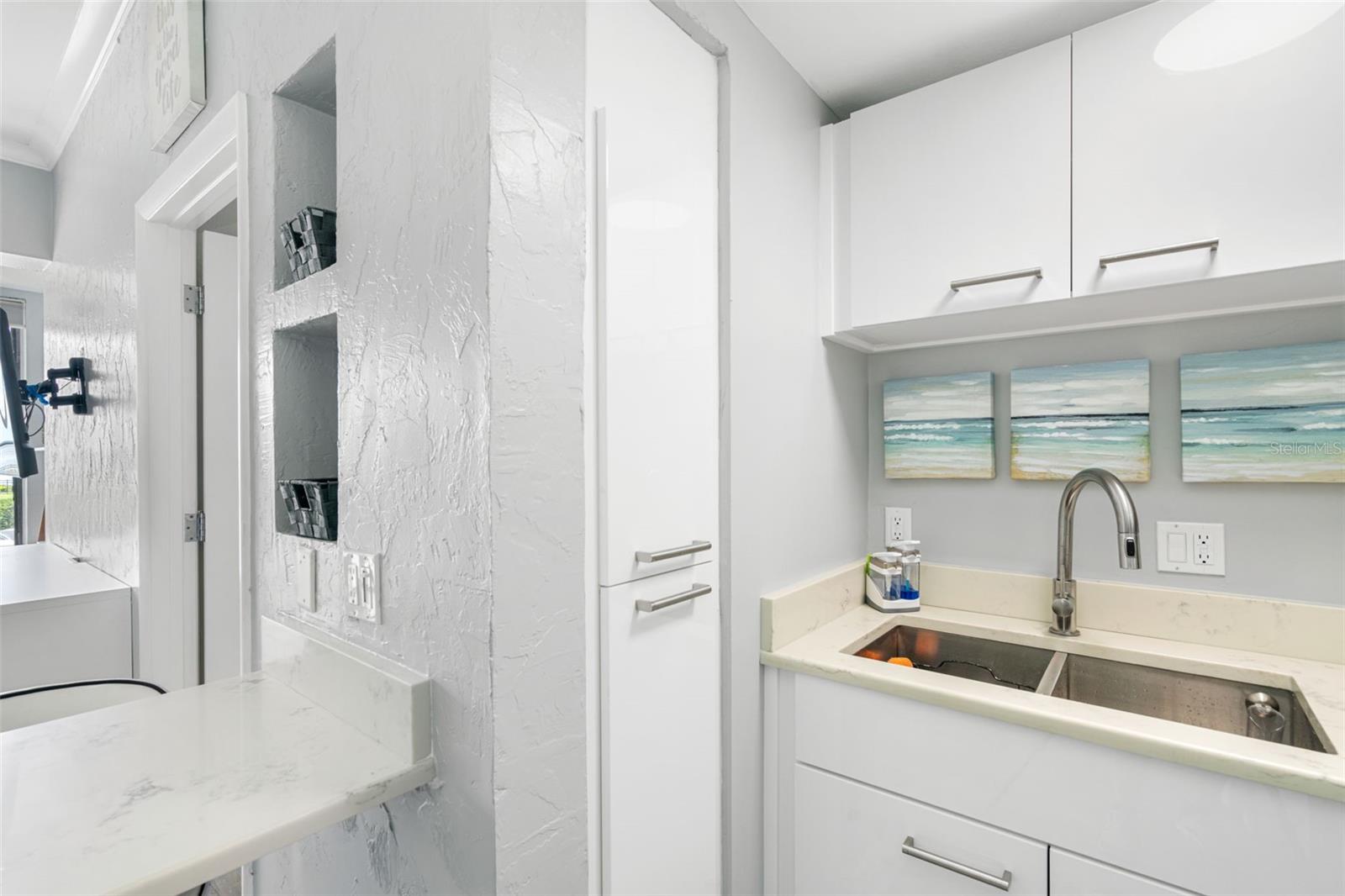 Image 35 of 50 For 2109 Bayshore Boulevard 102