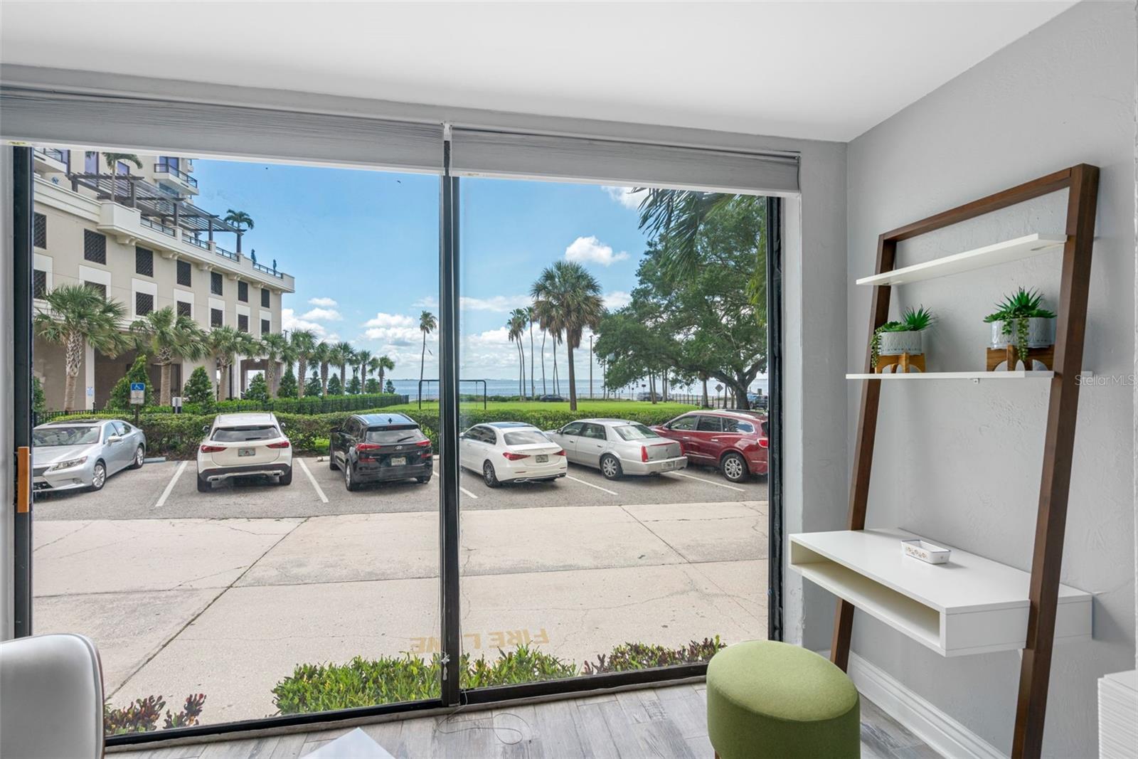 Image 39 of 50 For 2109 Bayshore Boulevard 102
