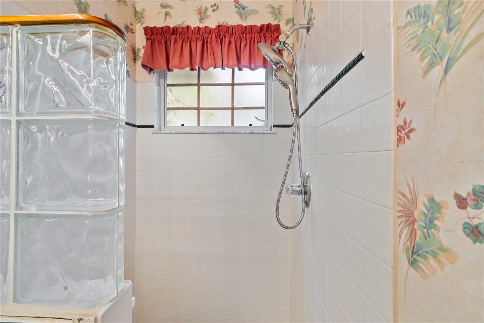 Image 12 of 75 For 13927 Curley Road