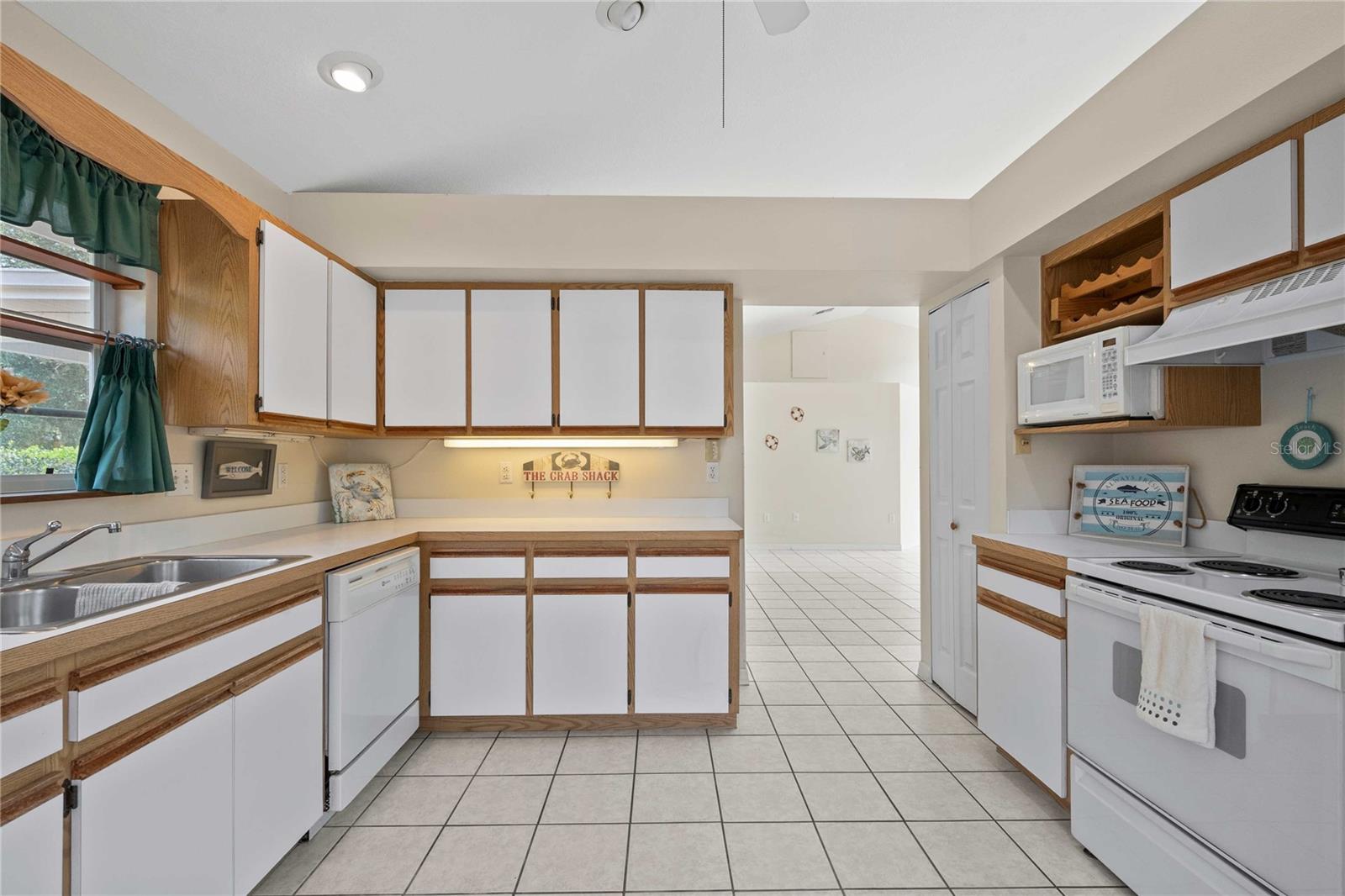Image 16 of 75 For 13927 Curley Road