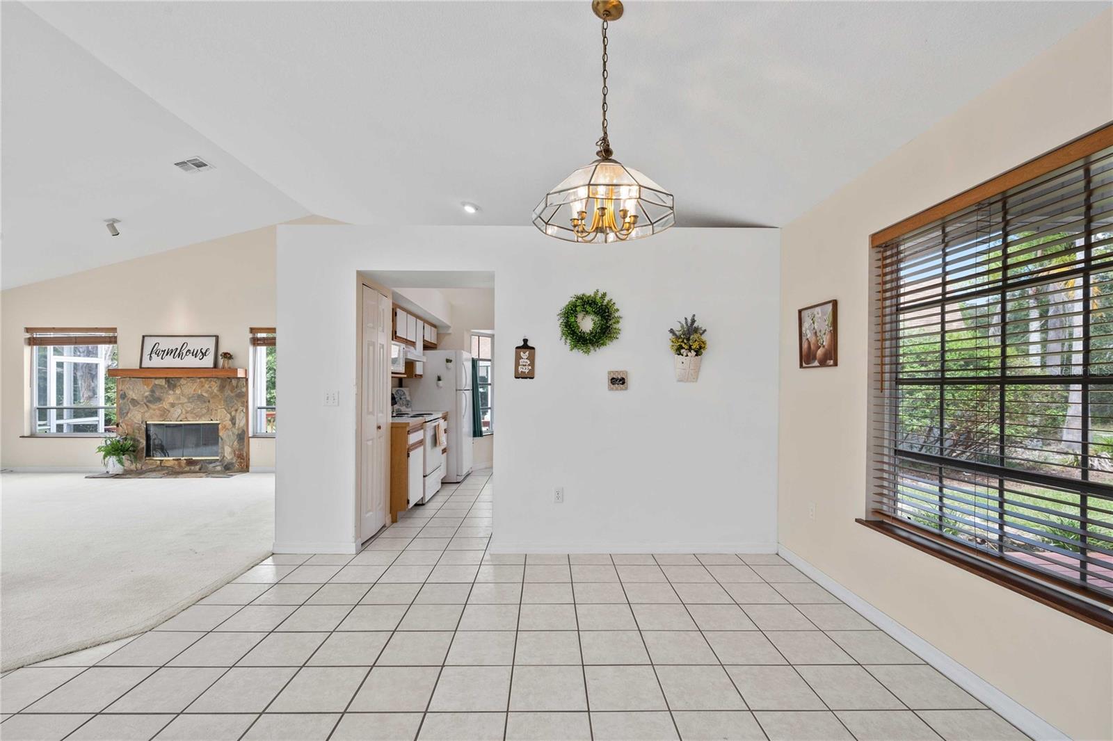 Image 19 of 75 For 13927 Curley Road