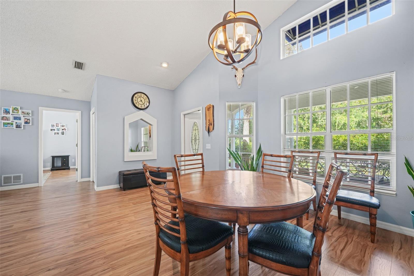 Image 11 of 51 For 7810 Grimsby Lane