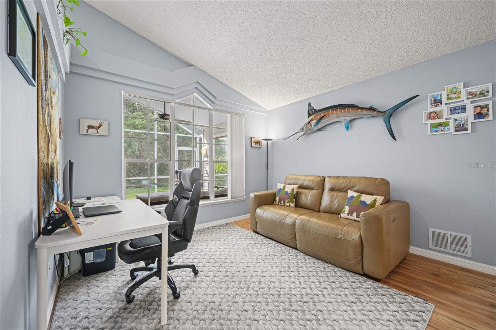 Image 14 of 51 For 7810 Grimsby Lane