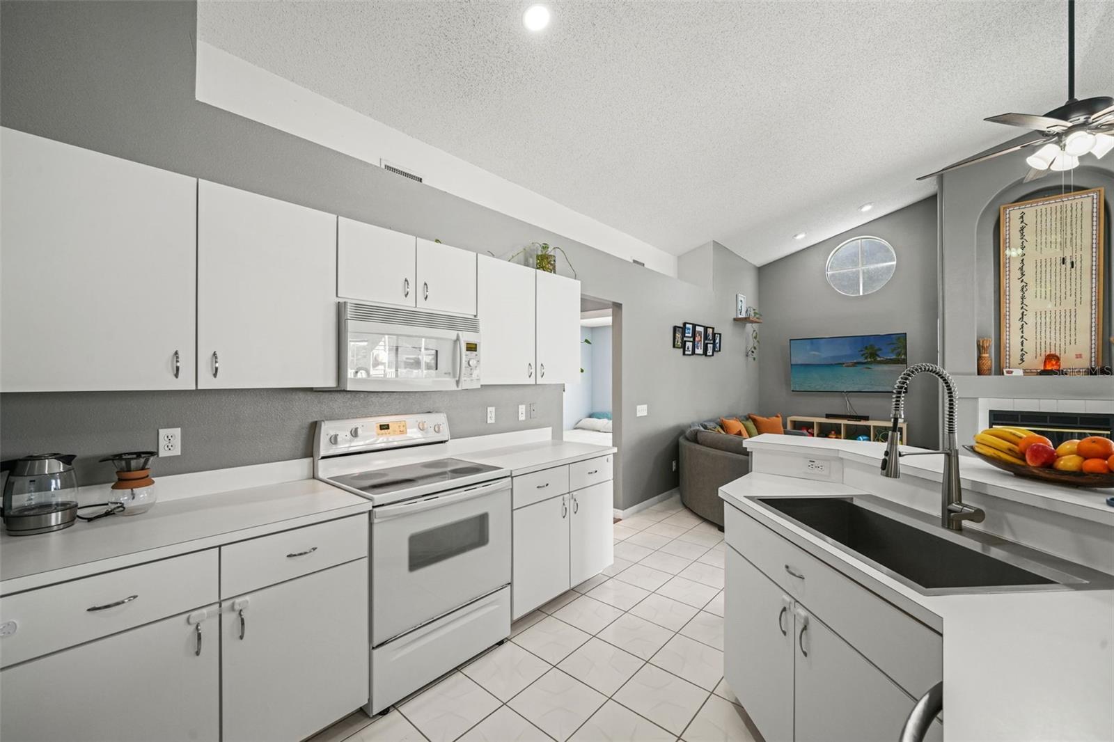 Image 21 of 51 For 7810 Grimsby Lane