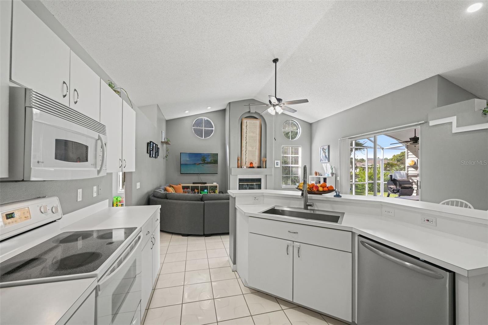 Image 22 of 51 For 7810 Grimsby Lane