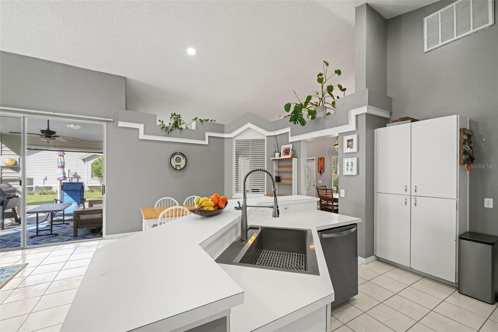 Image 23 of 51 For 7810 Grimsby Lane