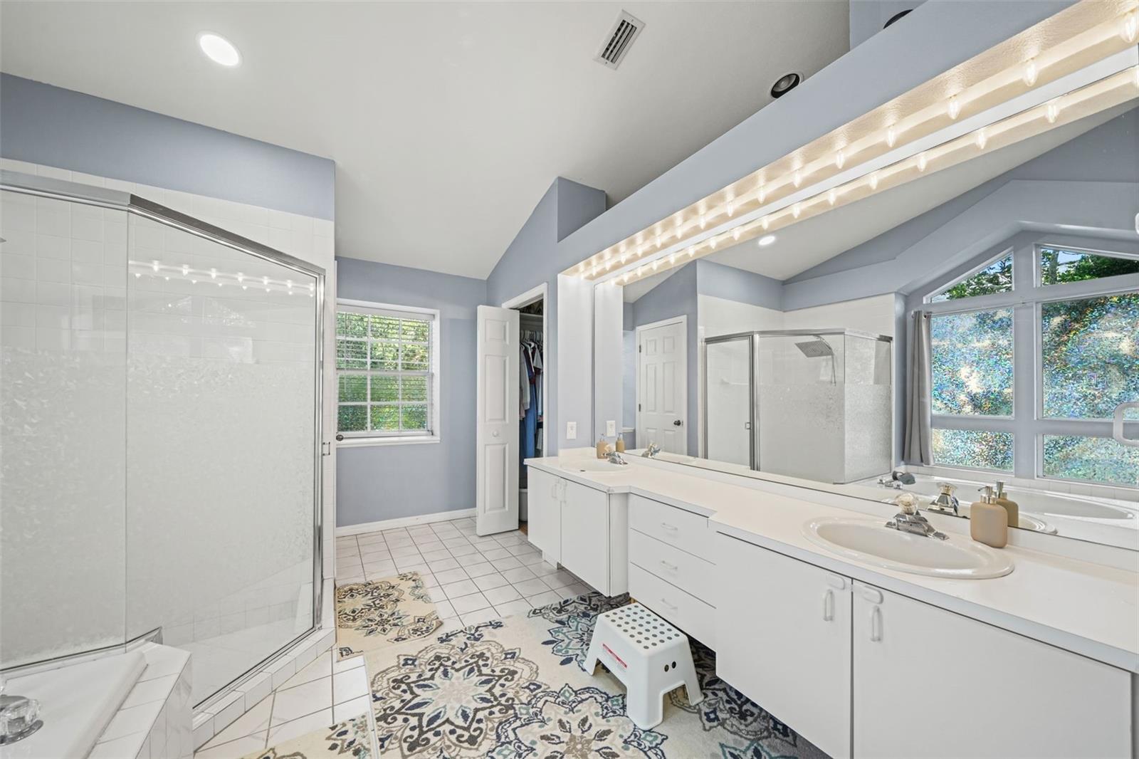 Image 32 of 51 For 7810 Grimsby Lane