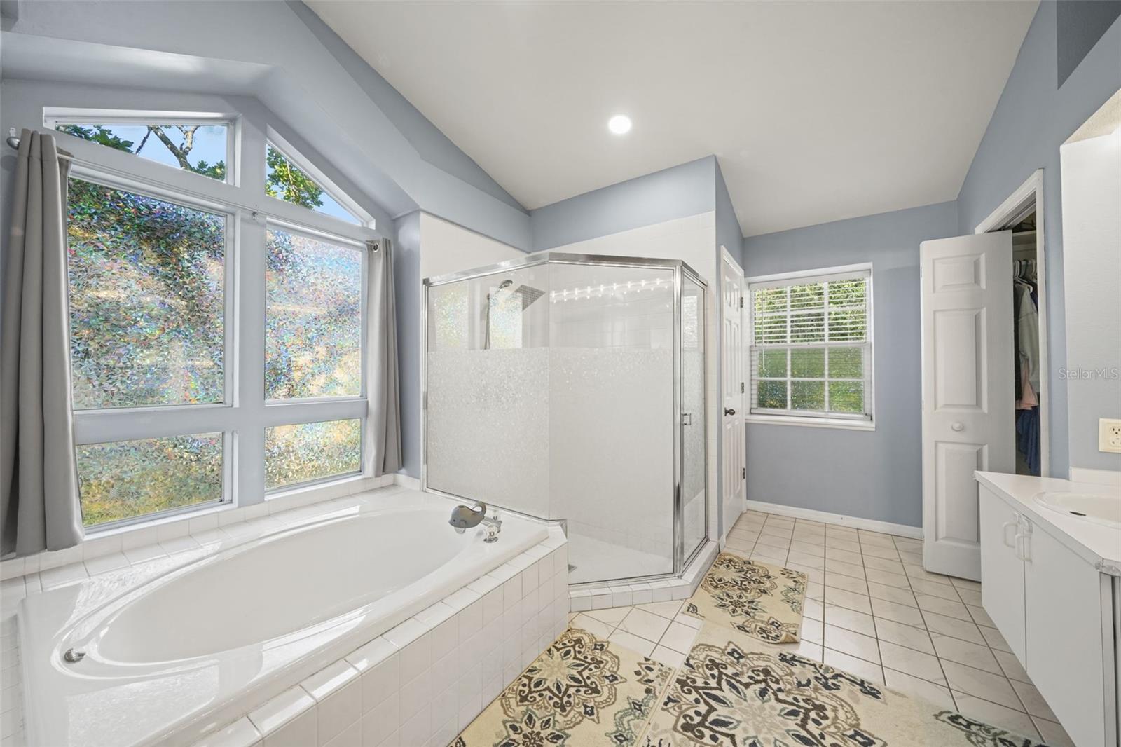 Image 33 of 51 For 7810 Grimsby Lane