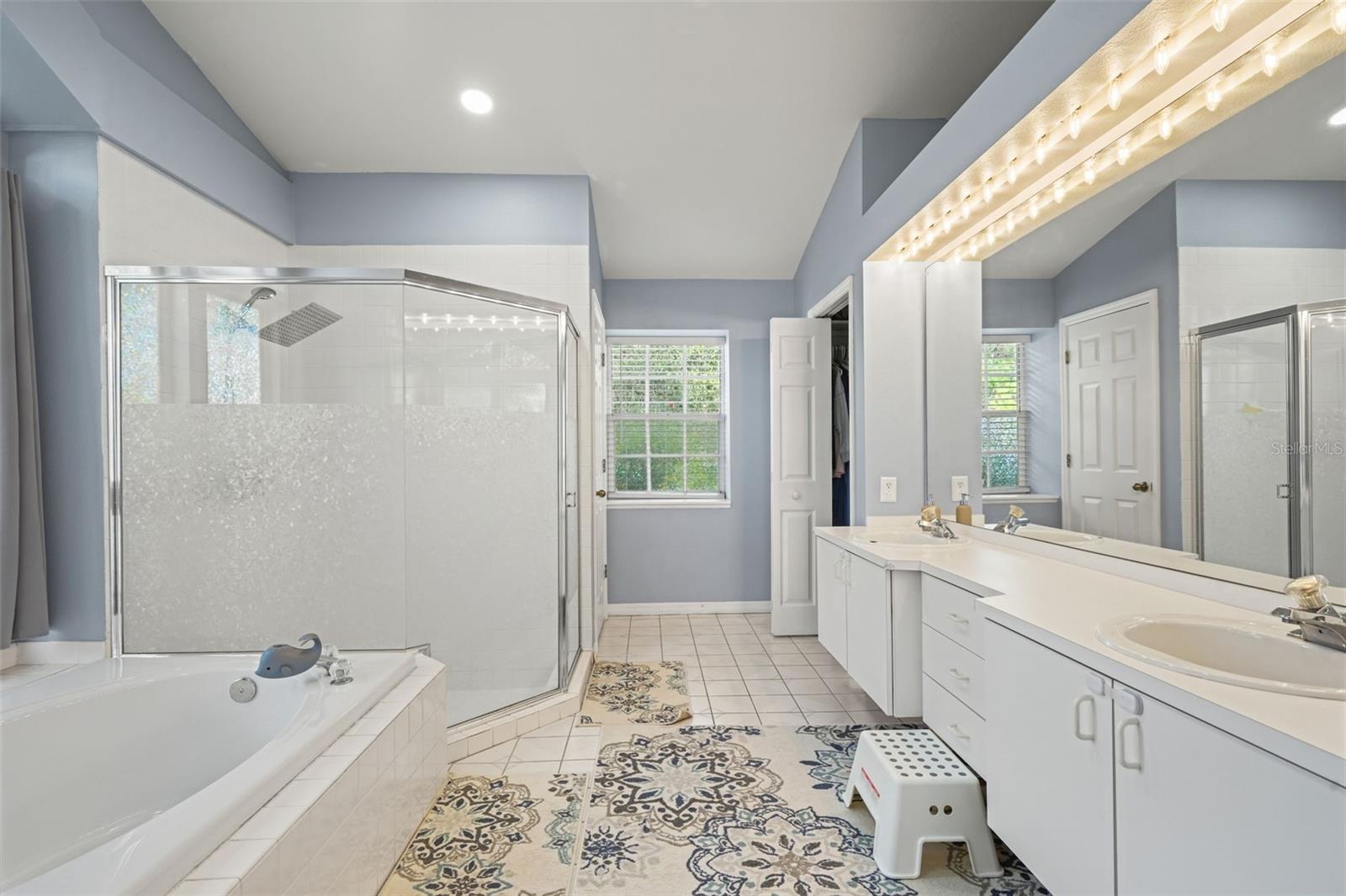 Image 34 of 51 For 7810 Grimsby Lane