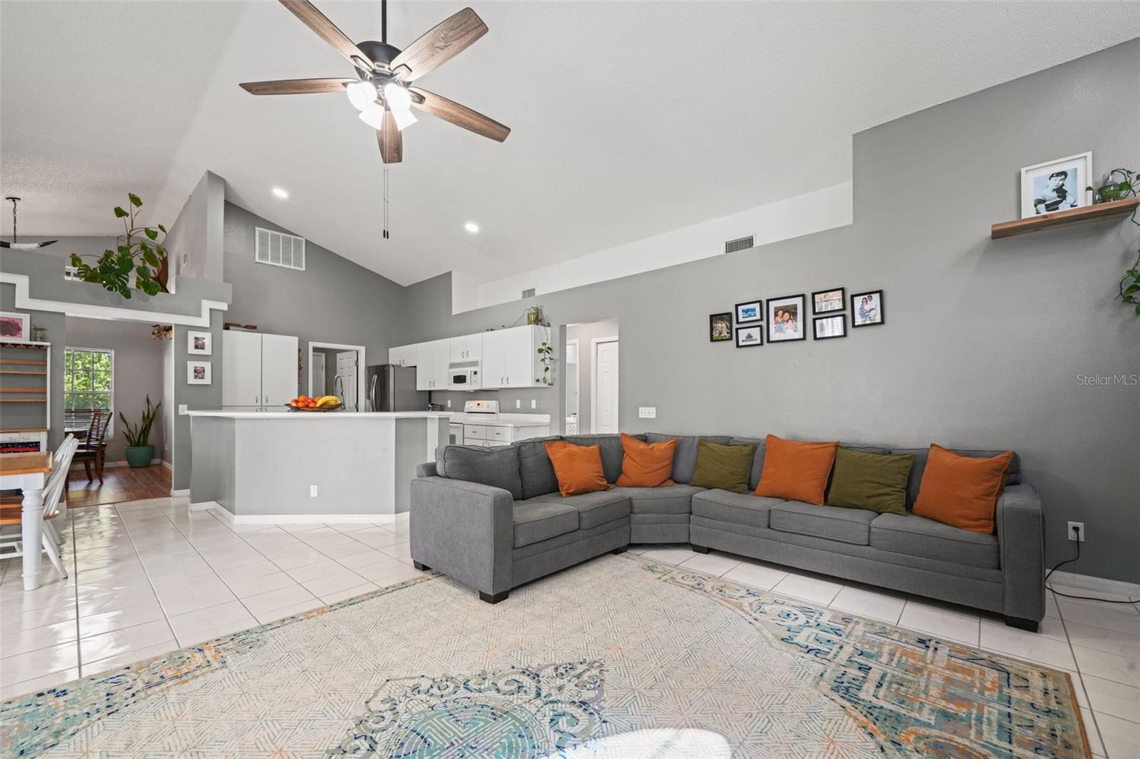 Image 5 of 51 For 7810 Grimsby Lane