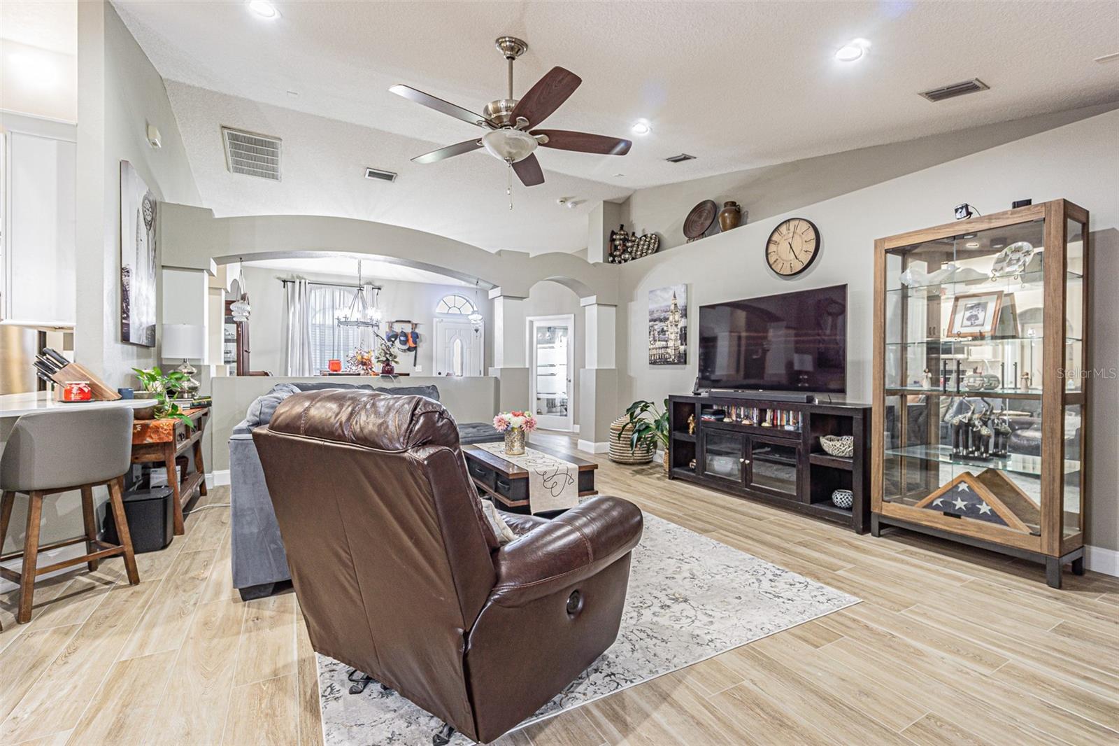 Image 10 of 60 For 9809 La Rita Place