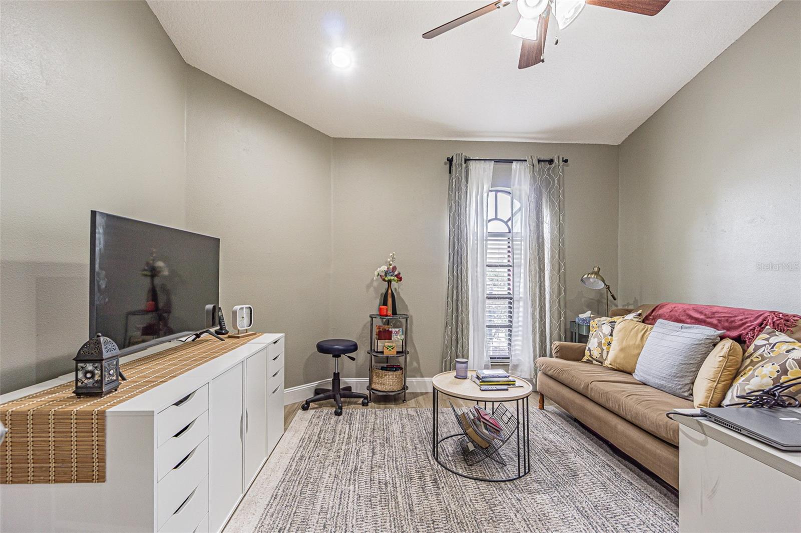 Image 37 of 60 For 9809 La Rita Place