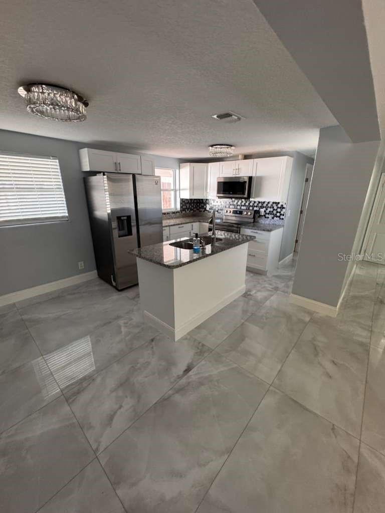 Image 3 of 10 For 4841 Briar Hill Court