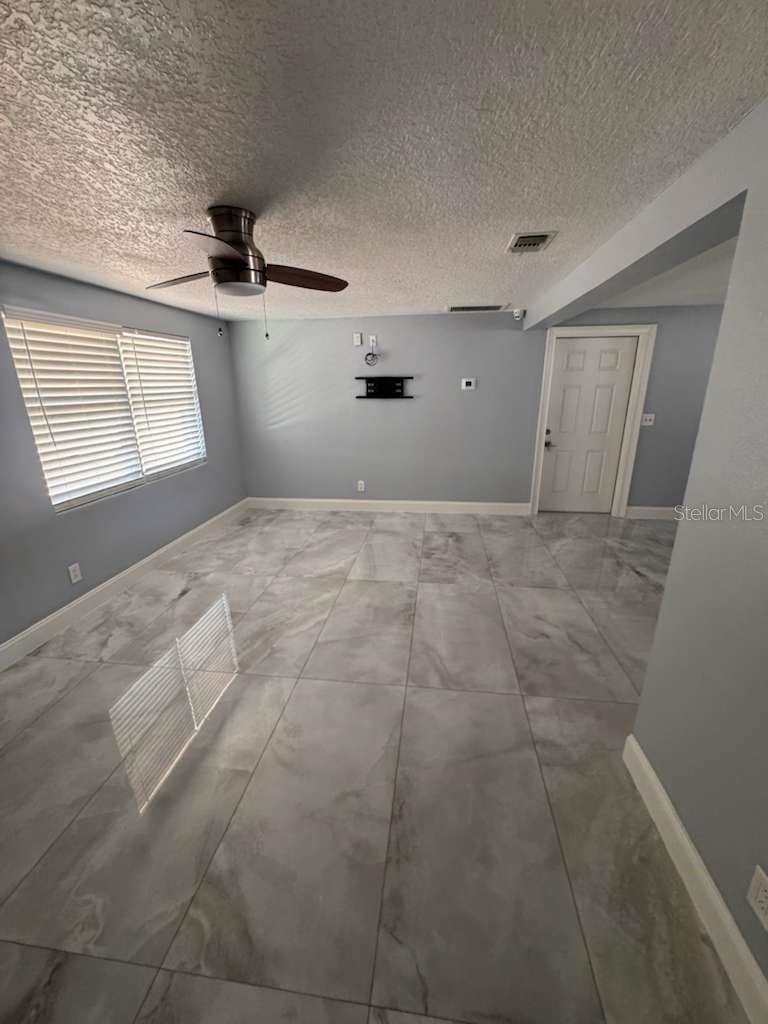 Image 6 of 10 For 4841 Briar Hill Court