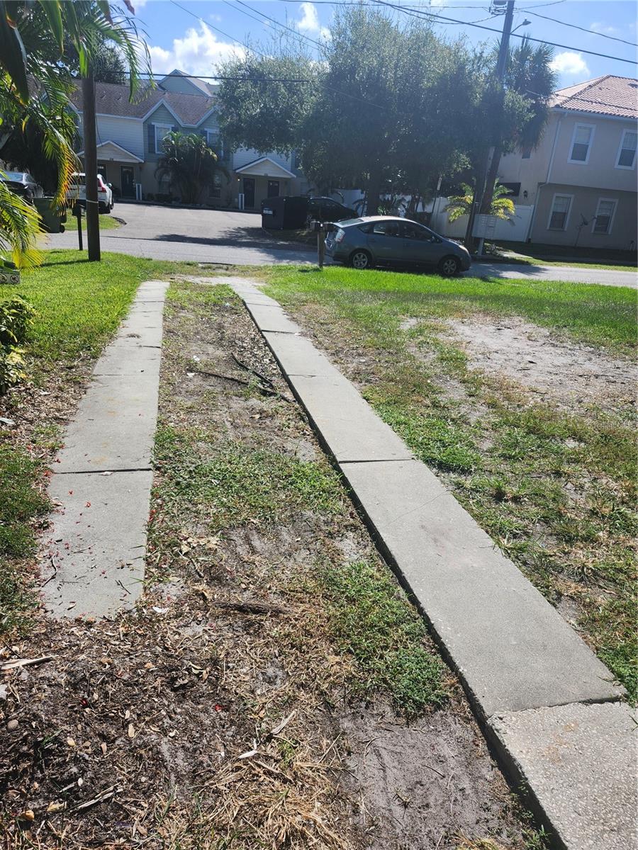 Image 5 of 14 For 107 Habana Avenue A
