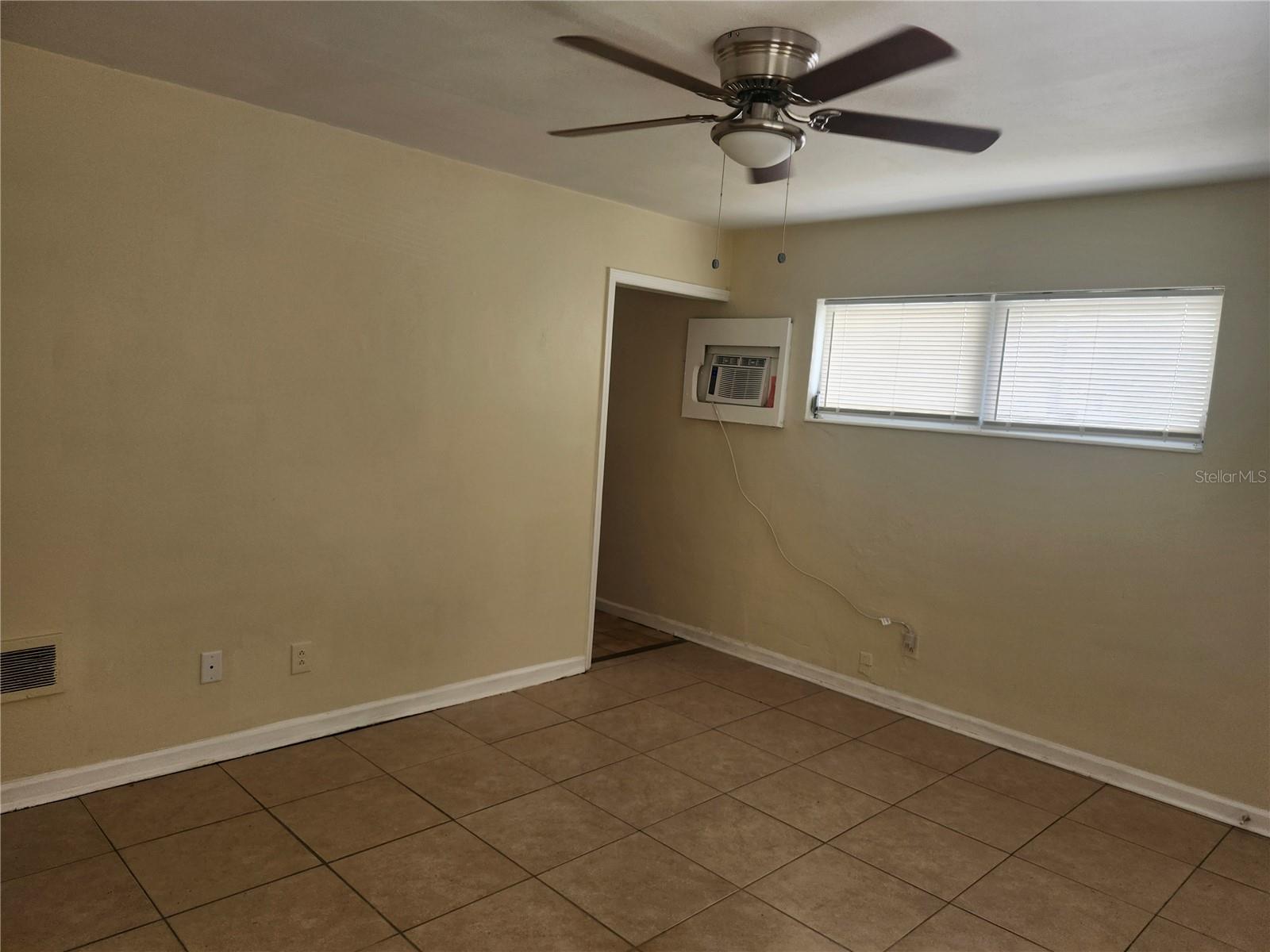 Image 8 of 14 For 107 Habana Avenue A