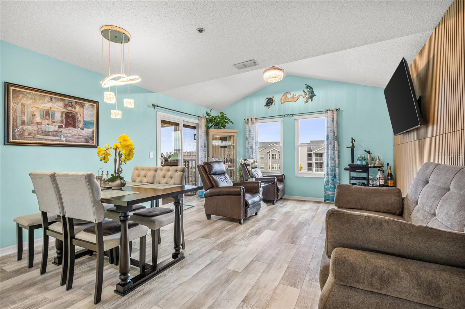 Image 10 of 37 For 5722 Biscayne Court 308
