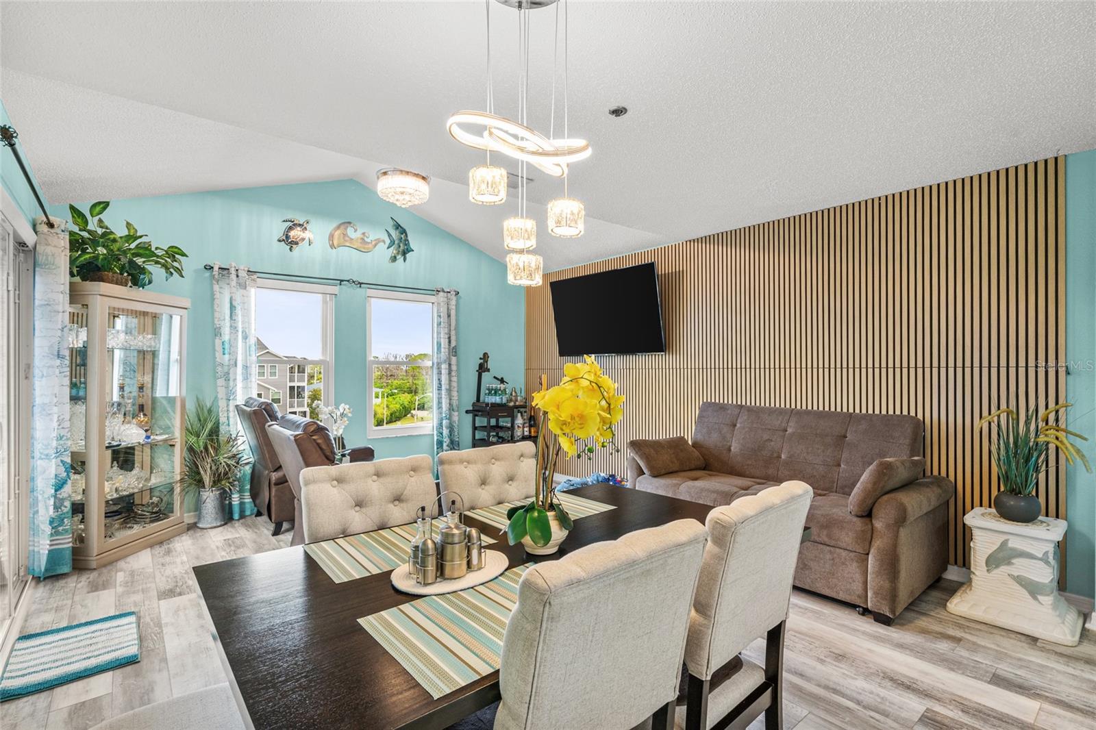 Image 11 of 37 For 5722 Biscayne Court 308