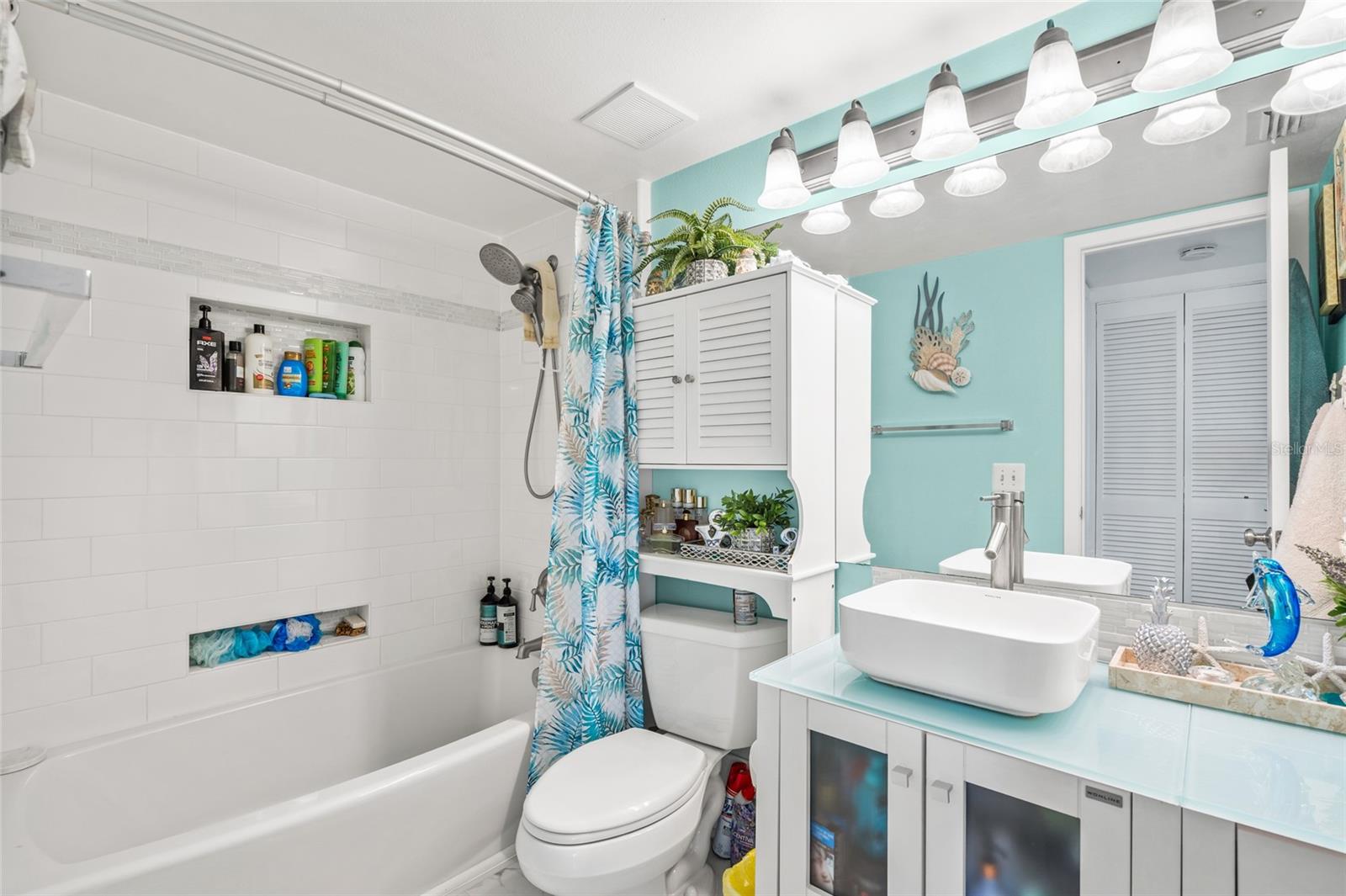 Image 16 of 37 For 5722 Biscayne Court 308