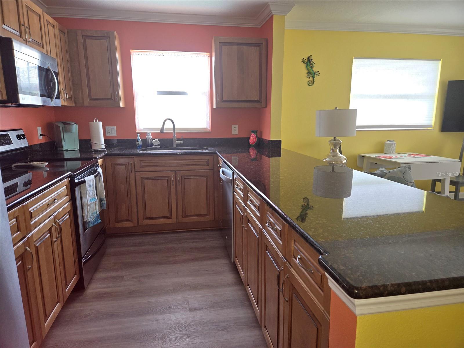 Image 7 of 40 For 5605 Shore Boulevard S B