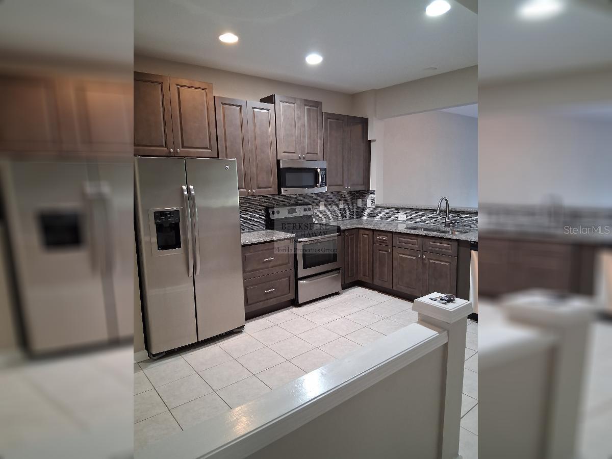 Image 6 of 13 For 2534 Glenrise Place