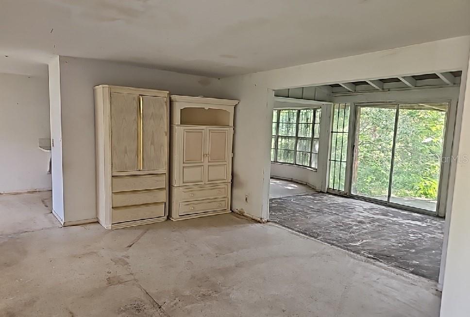 Image 4 of 13 For 1915 Mulberry Drive