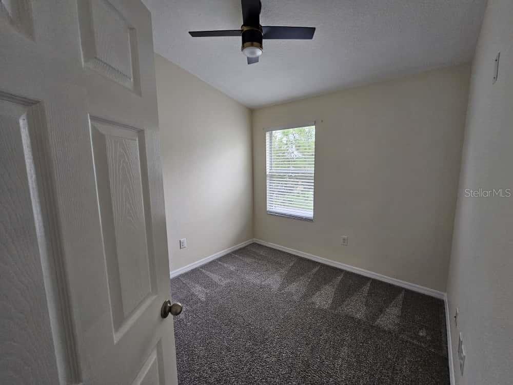 Listing photo id 13 for 6801 46th Lane N 54