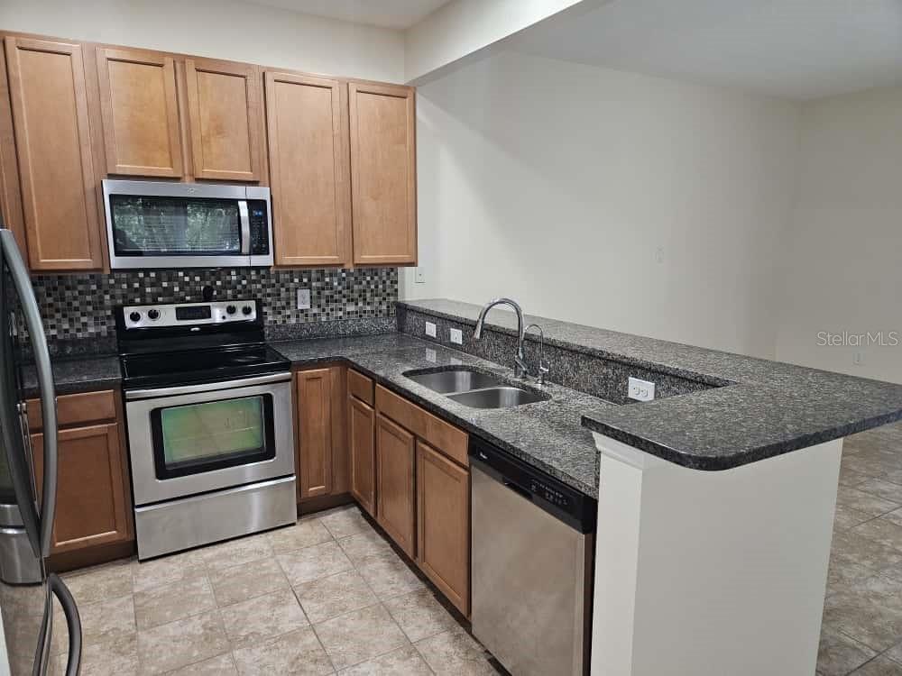 Listing photo id 3 for 6801 46th Lane N 54