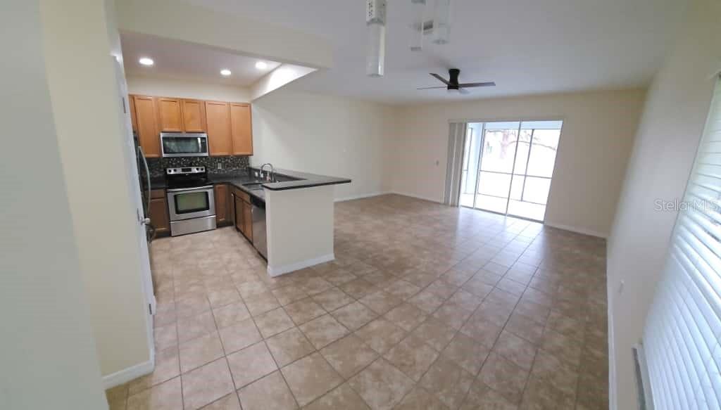 Listing photo id 5 for 6801 46th Lane N 54