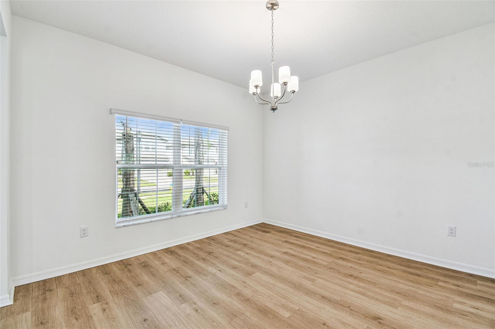 Image 16 of 88 For 11127 Sundrift Drive